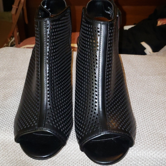 Merona Black Peep toe Booties - Picture 4 of 7